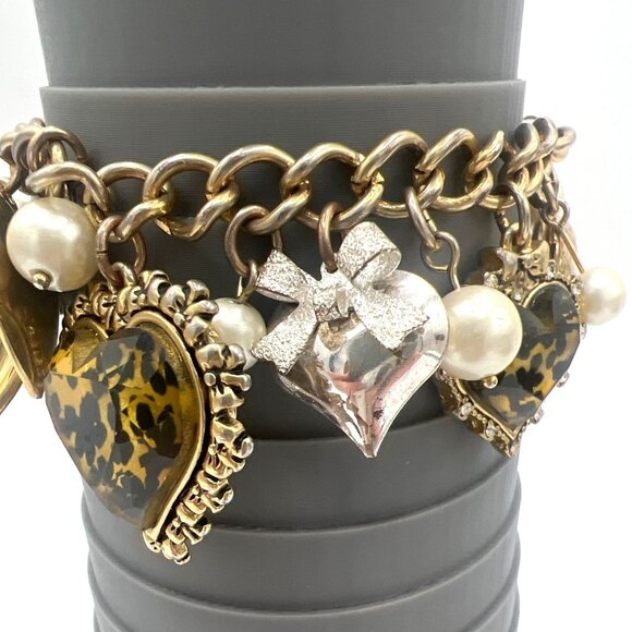 Betsy Johnson Charm Bracelet Heart Lockets Faux Pearls Bows Leopard Designs - Picture 4 of 11